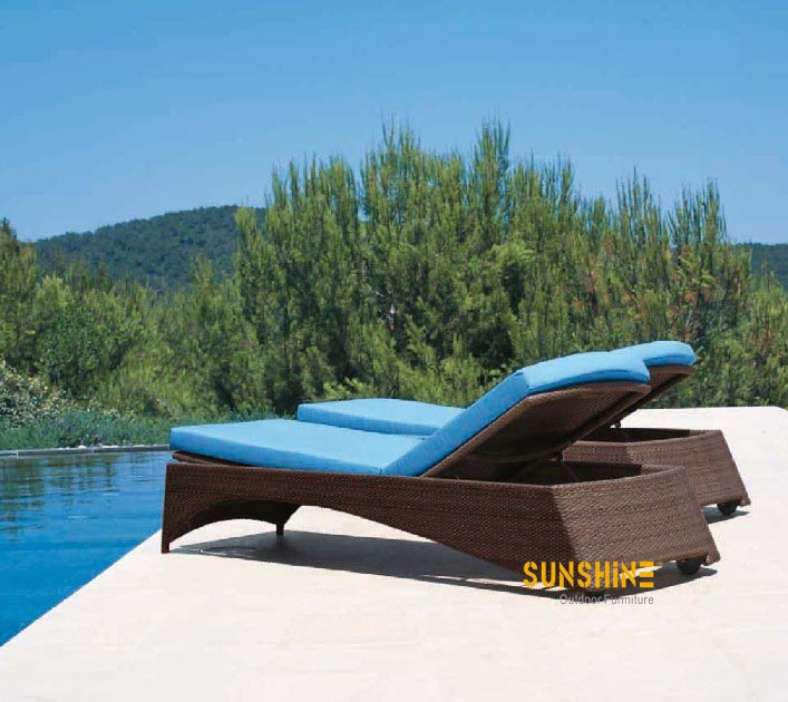 Rattan Sun lounger