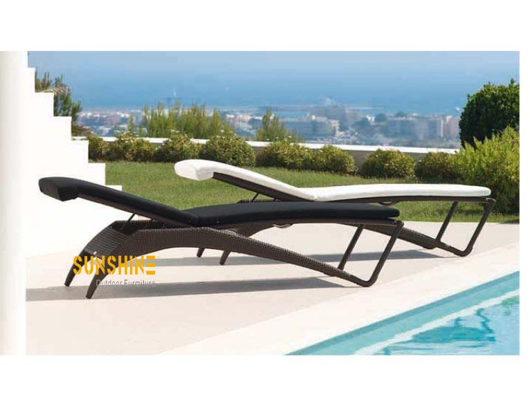 Rattan Sun lounger